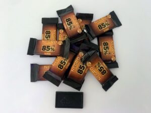 can you eat chocolate and still lose weight